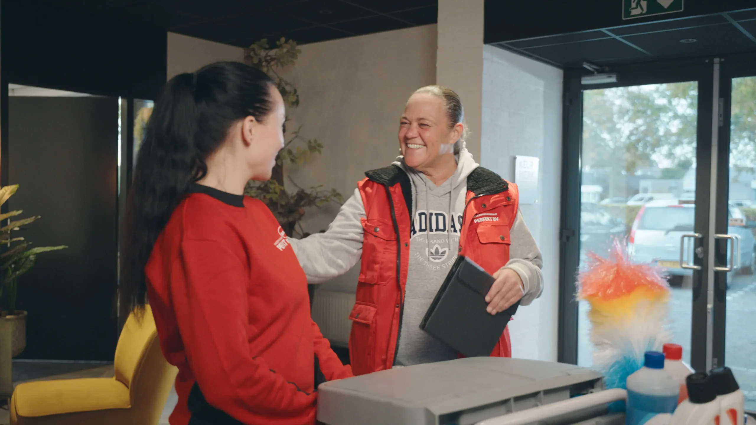 Kantooronderhoud V1.00_00_42_02.Still032